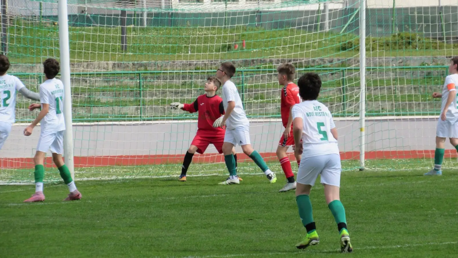 U13 AFC - FK Nitra 2:1 (1:0) Zápas bol bojovný a vyrovnaný