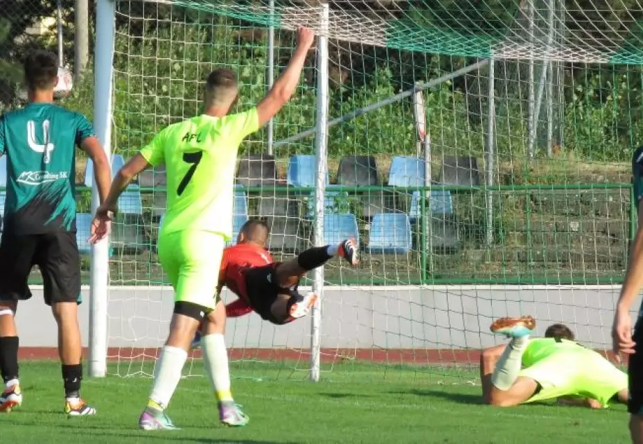 AFC Nové Mesto n/V : FC Baník Prievidza 3:3 (1:3)