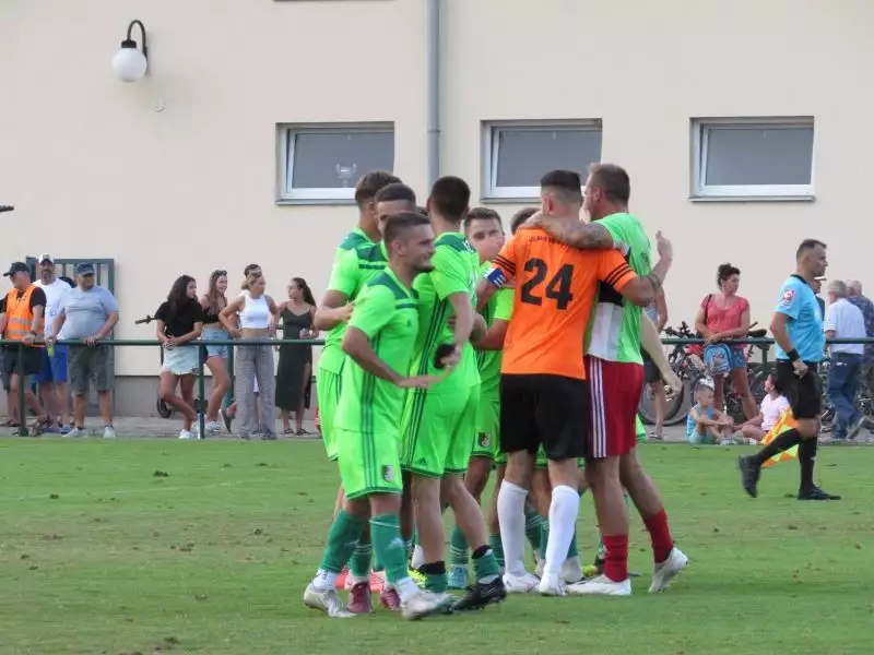 OŠK Trenčianske Stankovce : AFC Nové Mesto n/V 2:2 (0:2) 3:4 na 11m